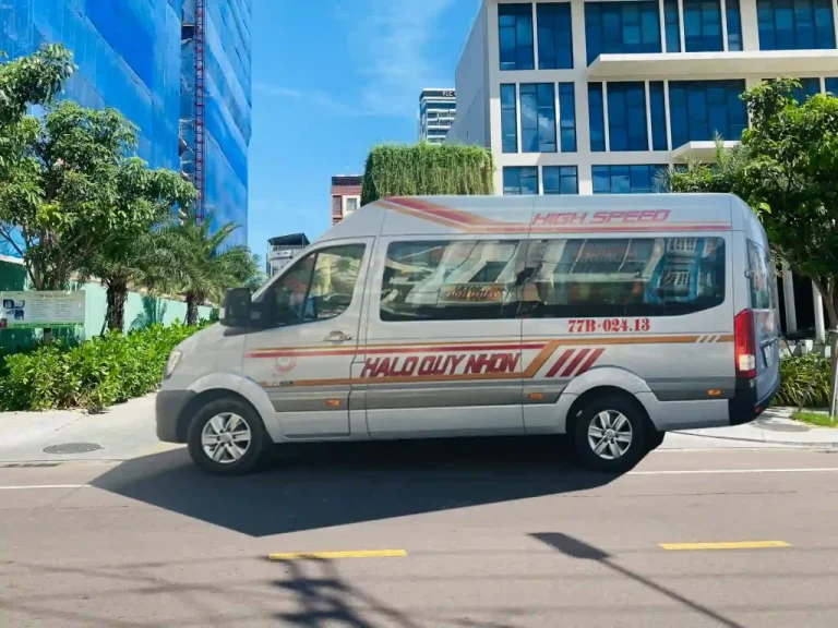 Thuê xe 16 chỗ Quy Nhơn – Xe rộng rãi, tài xế chuyên nghiệp