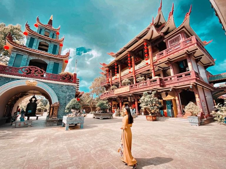 Cách đi Chùa Thiên Hưng bằng xe máy – Tham quan ngôi chùa linh thiêng nổi tiếng