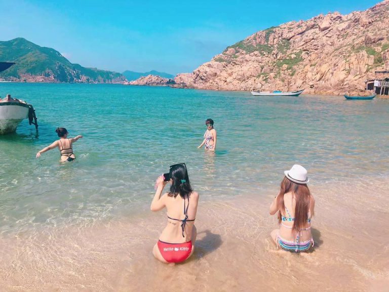 Bãi Tắm Hòn Khô