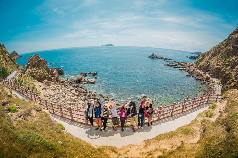 Tour du lịch Phú Yên – Khám phá xứ Nẫu, biển xanh & ẩm thực độc đáo